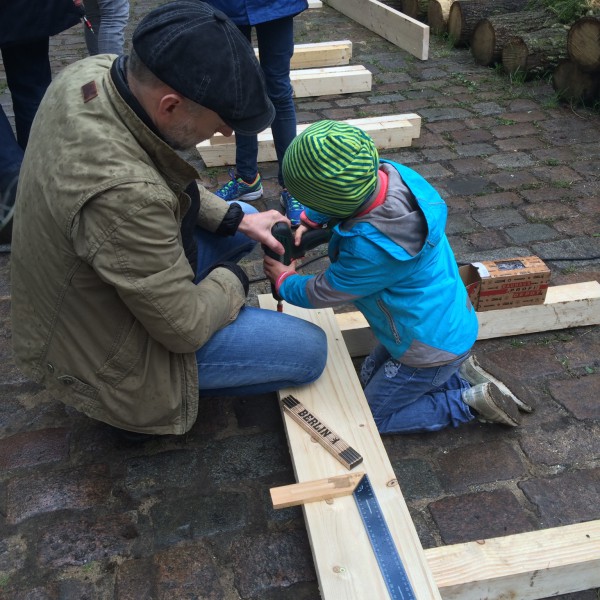 Gemeinsamer Arbeitseinatz für den Schulgarten